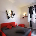 Milazzo23 Konukevi 4*